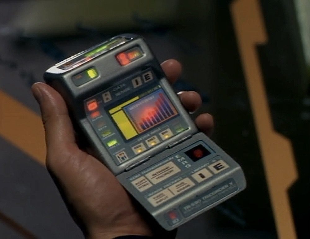 Hero Illuminating Starfleet Tricorder from Star Trek: Voyager