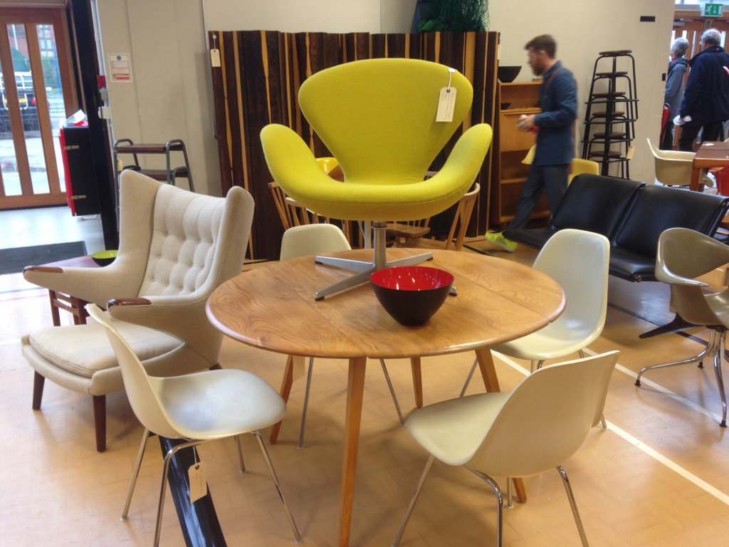 Midcentury modern furniture at Modern Shows