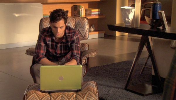 A reupholstered Eames Lounger in Gossip Girl