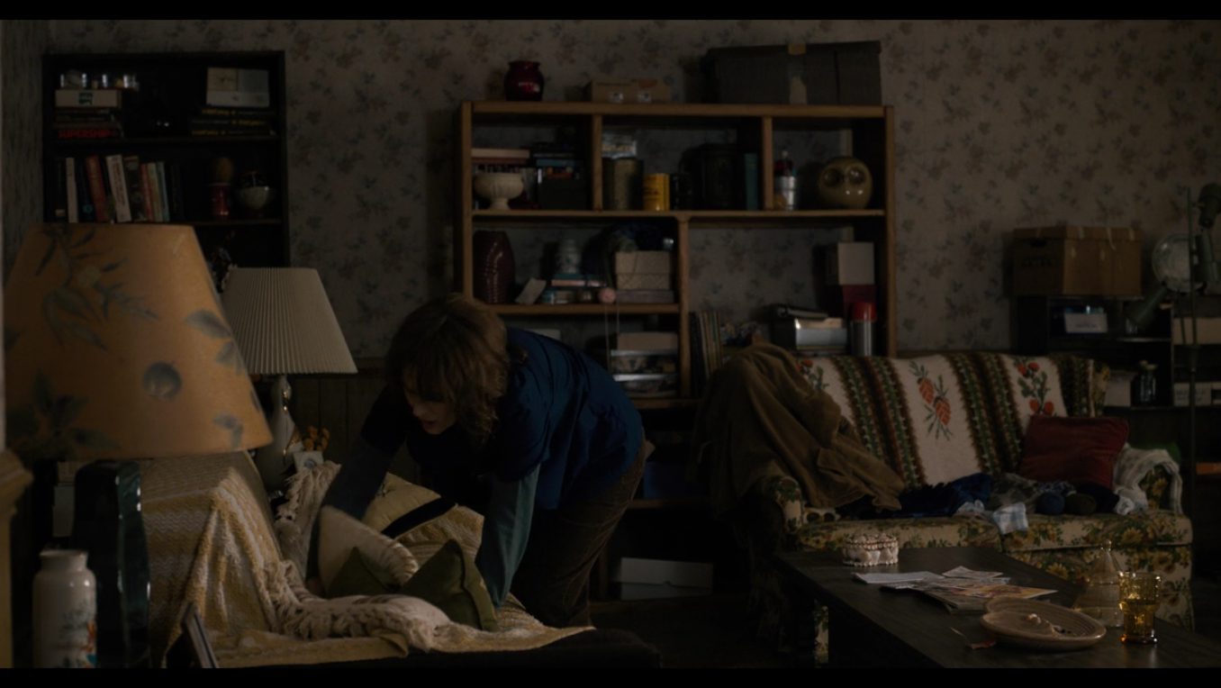 stranger-things-byers-brown-sofa-1 - Film and Furniture