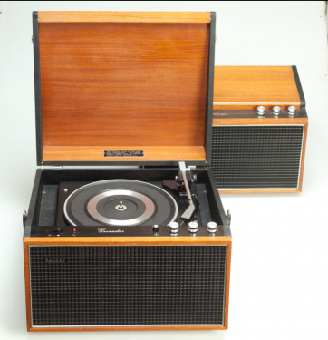 Hacker Grenadier record player