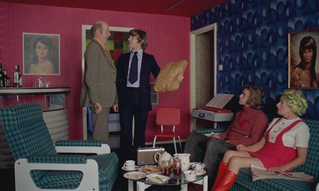 apartment-a-clockwork-orange-film-and-furniture